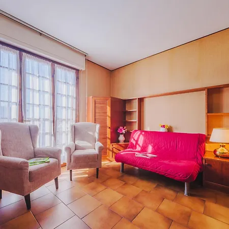 Menesini By Interhome * ヴィアレッジョ