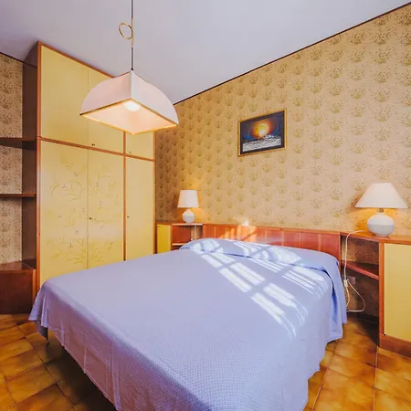 Menesini By Interhome Apartamento