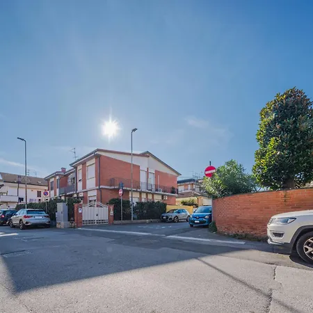 Menesini By Interhome Daire Viareggio